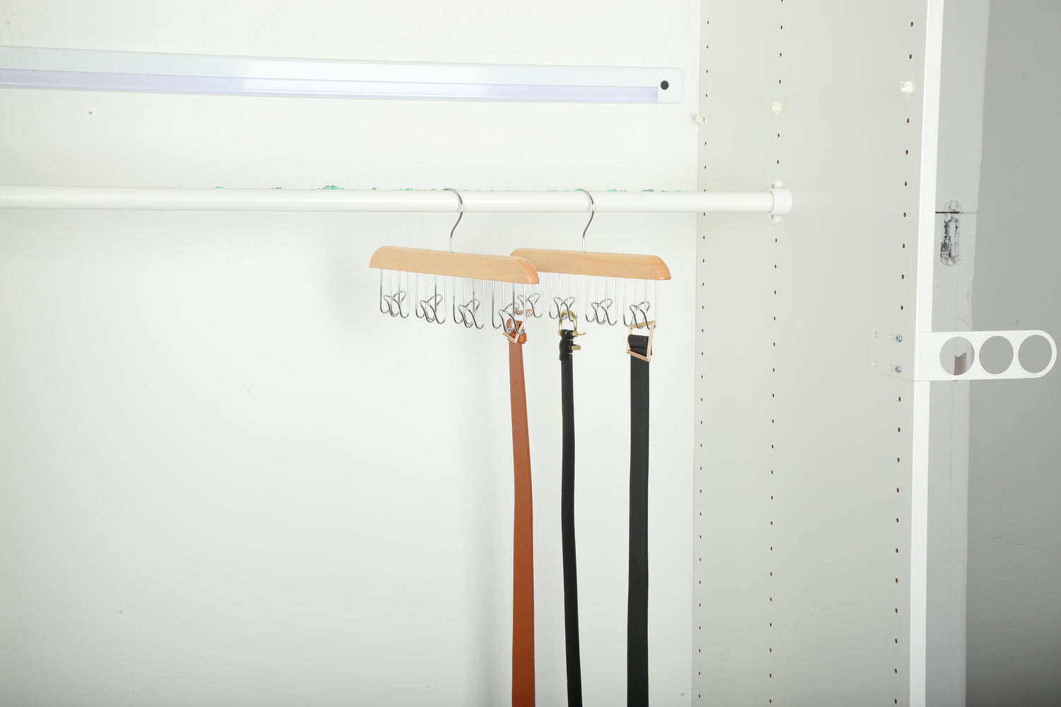 Anchor Wood Tie Hanger Belt & Wooden Hanger with Non-slip Bar - 10 packs Greenlane Gear